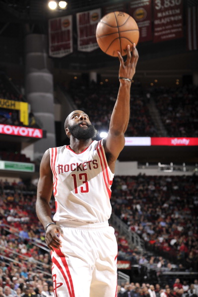 国足在苦战 国足在苦战