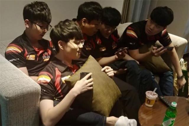 首秀虽三盘 首秀虽三盘